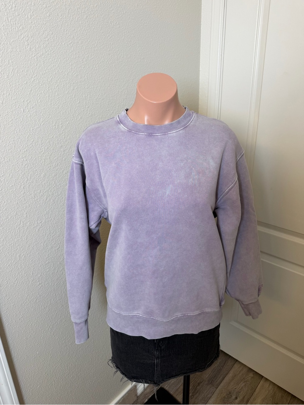 TNA Cozy Boyfriend Style Lavender Purple Crewneck Sweatshirt